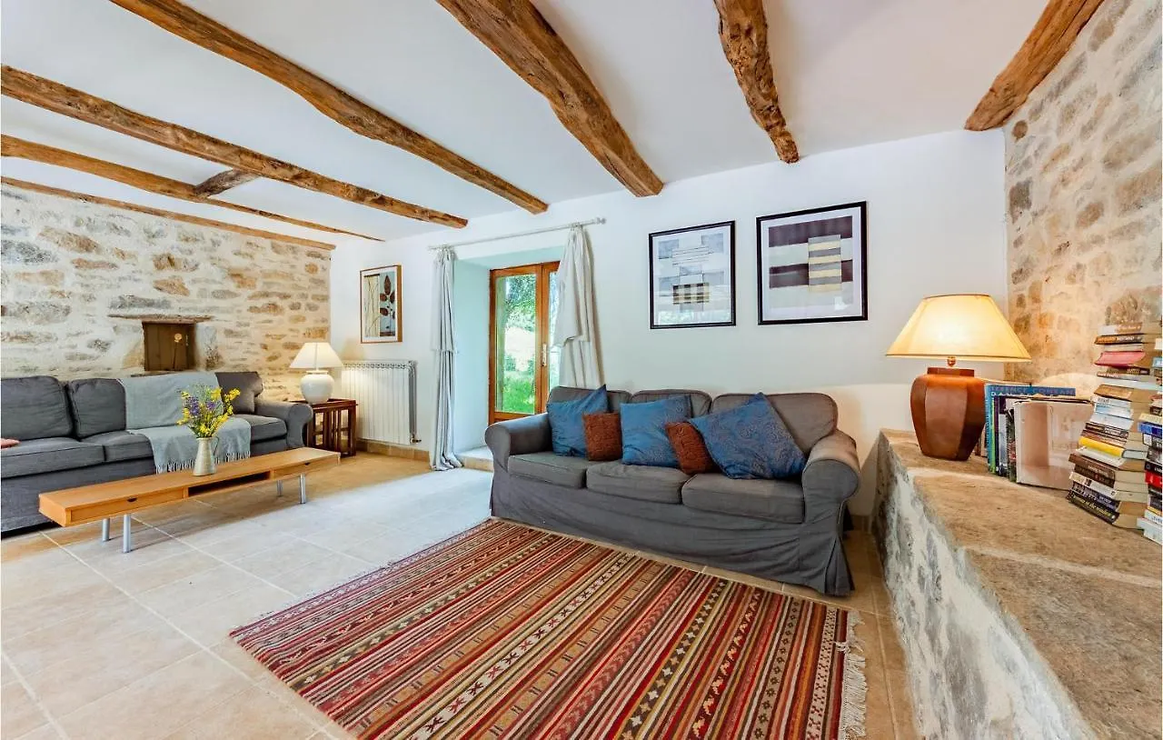 Hébergement de vacances 4 Bedroom Amazing Home In Caylus France
