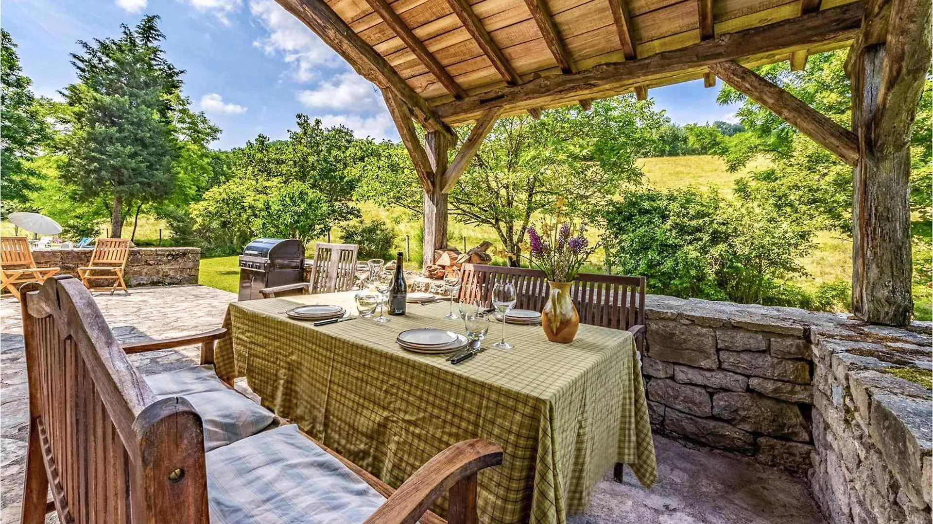 4 Bedroom Amazing Home In Caylus Hébergement de vacances