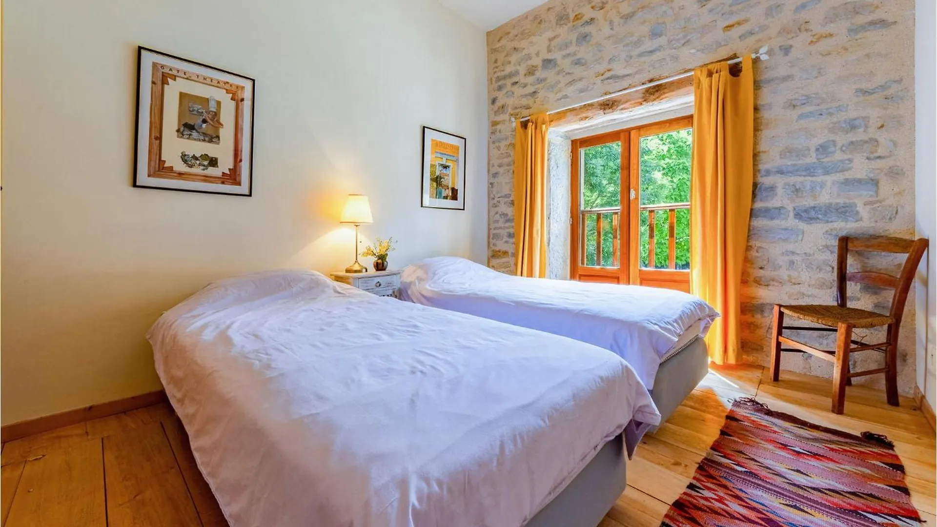 4 Bedroom Amazing Home In Caylus 0*,
